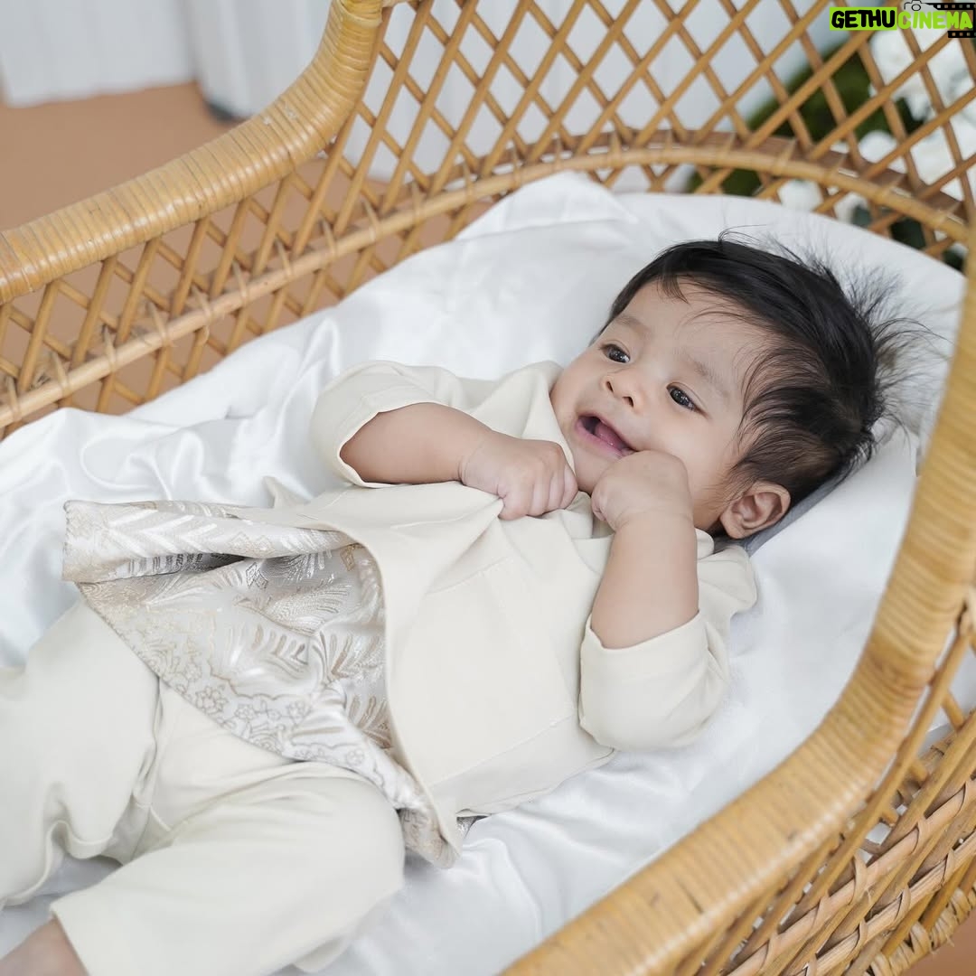 Ain Edruce - 31.3K Likes - 9/8/2025,
-Majlis Aqiqah Shaziman-
Semoga awak membesar sihat dan dengar cakap mummy and daddy ok🙏🏻🙏🏻🙏🏻
Dalam majlis aqiqah pun sempat mummy celebrate beday hahaha
Thank you semua❤️
📸: @irymaidris
Pelamin : @_pretty.little.events