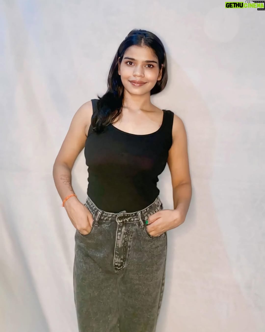 Aisha - 1.5K Likes - 💙💙
@smiley__girl66 #instagram #instagram #instagood #instalike #instapic #instafashion #like #follow #followｍe #share #pic #picoftheday #modeling #model