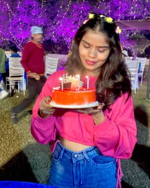 Aisha Instagram - Birthday vibes❤️😊#instagram #instalike #instafashion #instapic #photoshoot #photo #photooftheday #photographers #pic #picoftheday #pictures #girl #newyear #happynewyer2024 #birthday #birthdaygirl #like #follow #share #mention