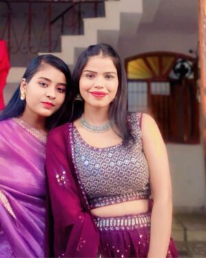 Aisha Instagram - Wedding ka season😀❤️
#instagram #instagood #instalike #wedding #indianwedding #bride #bridalmakeup #weddingdress #like #follow #share #dulhan #weddingideas #weddingday #shaddi #shadi #shadiseason