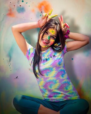 Aisha Instagram - Enjoy the day to the fullest because Holi comes just once a year😎❤️HAPPY HOLI🖍🖍
Edit:
@mr_deepeshhh