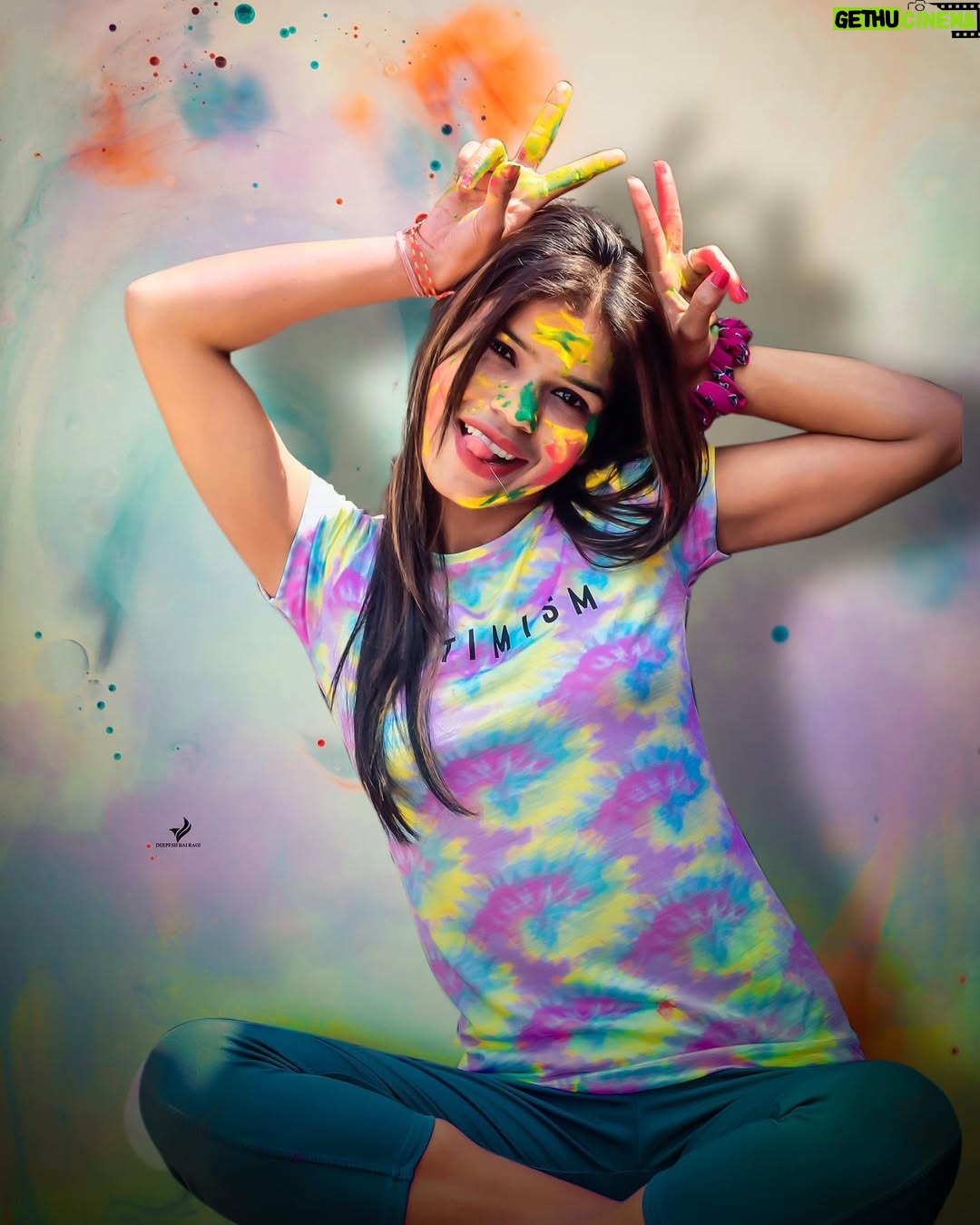 Aisha - 15K Likes - Enjoy the day to the fullest because Holi comes just once a year😎❤️HAPPY HOLI🖍🖍

Edit:
@mr_deepeshhh