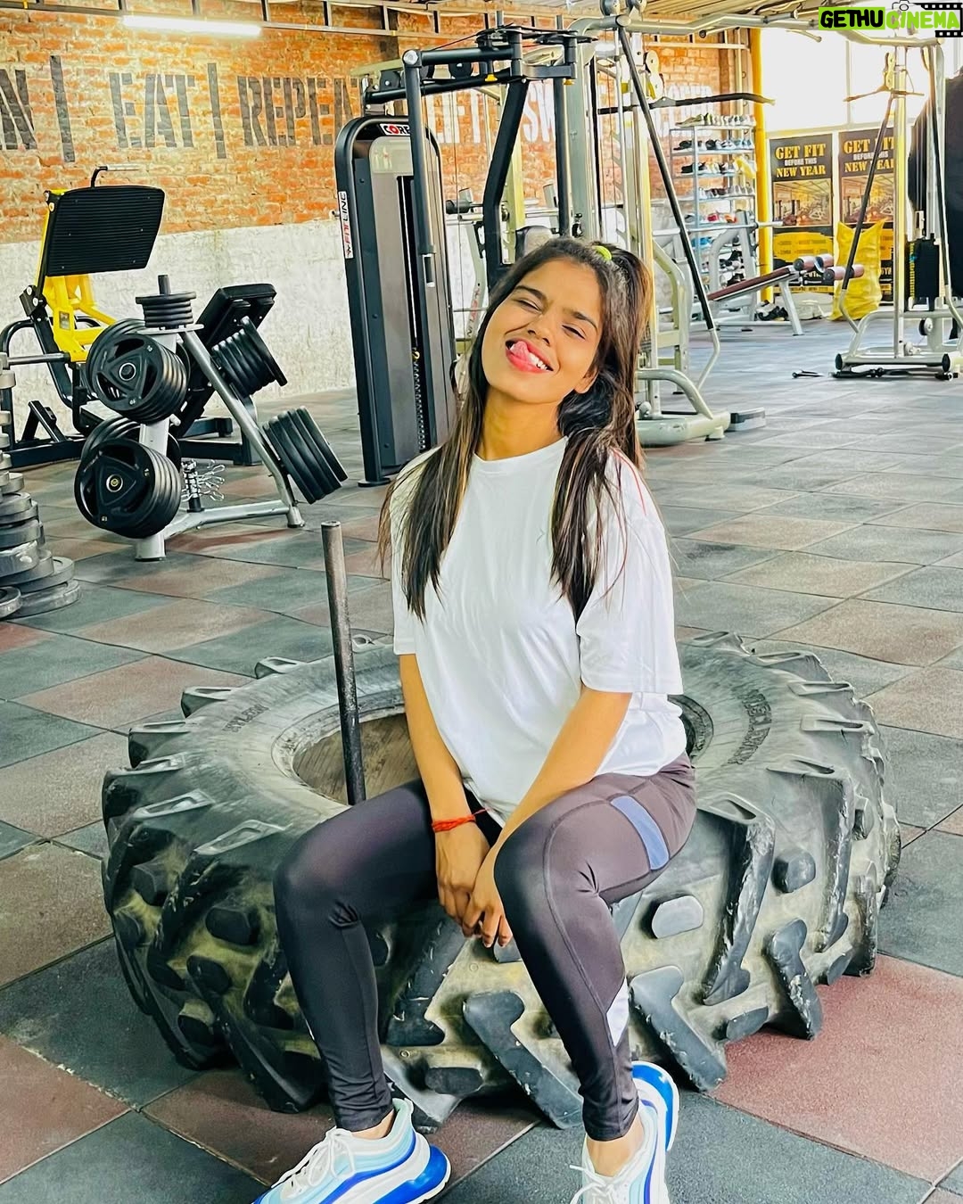 Aisha - 3.5K Likes - 🏋️‍♀️😅💪😎❤️