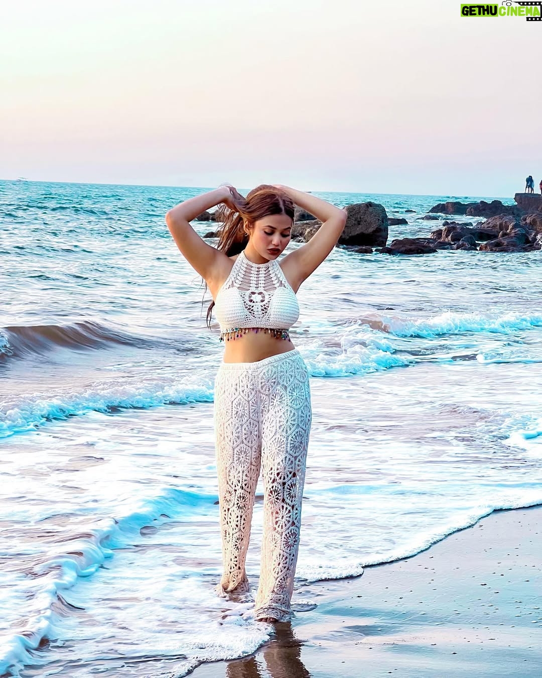 Aisha Kashyap - 57.8K Likes - Finally out Goa trip was not cancelled 🏝️🥺 CHEERs🥂 
.
.
.
.
Wearing: @gasolina_surat 
Edit @edittbyjai