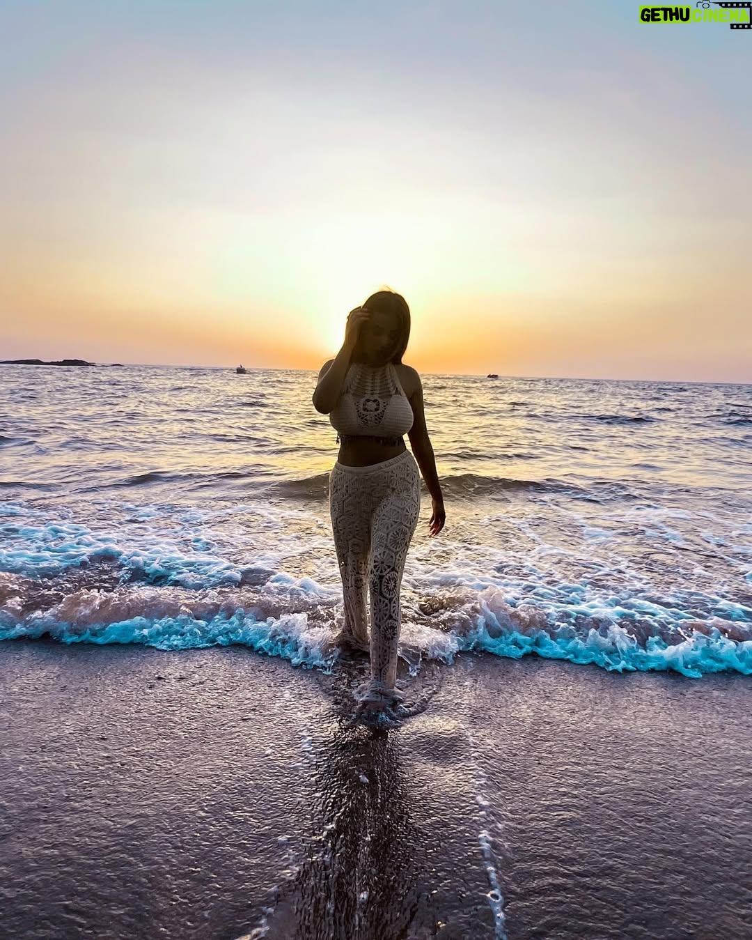 Aisha Kashyap - 57.8K Likes - Finally out Goa trip was not cancelled 🏝️🥺 CHEERs🥂 
.
.
.
.
Wearing: @gasolina_surat 
Edit @edittbyjai