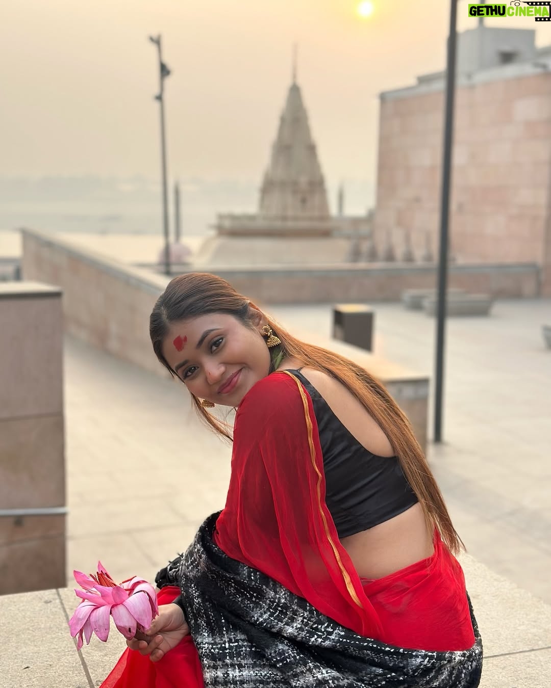 Aisha Kashyap - 60.2K Likes - शिव की नगरी काशी 🙏🔱❤️