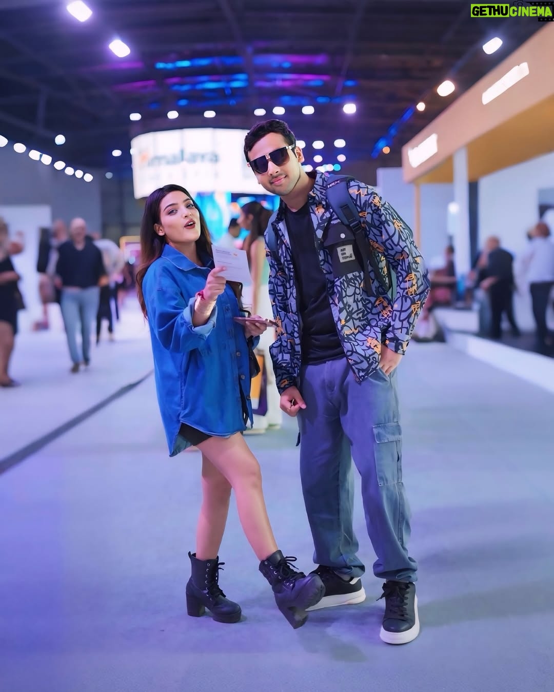 Aisha Siddiqui - 23.7K Likes - Friendship with a touch of glam✨💕
.
.

#trending #pics #pictureoftheday #glamupfest #ınstagood #explore #friends #aaravchopra