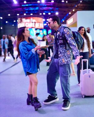 Aisha Siddiqui Instagram - Friendship with a touch of glam✨💕
.
.

#trending #pics #pictureoftheday #glamupfest #ınstagood #explore #friends #aaravchopra