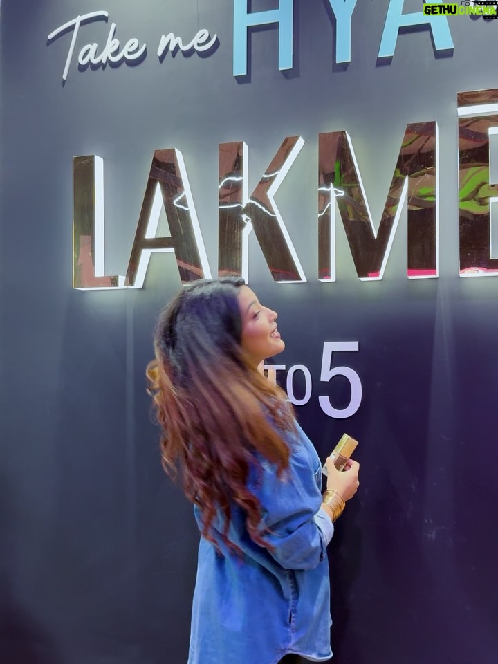 Aisha Siddiqui - 493 Likes - When confidence meets radiance, it’s #LakméGlow all the way! 🌟 Loving how Lakmé’s beauty products not only enhance my skin but also empower my every look 💄

Thanks @lakmeindia for keeping me flawless
Available on @flipkart @flipkartlifestyle
#glamup2025 #FlipkartGlamUpSale #TrendItFlipkartIt #Lakme