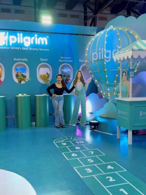 Aisha Siddiqui Instagram - Glow naturally with Pilgrim – where beauty meets tradition. 😍

Thanks @discover.pilgrim for keeping me flawless
Available on @flipkart @flipkartlifestyle
#glamup2025 #FlipkartGlamUpSale #TrendItFlipkartIt #pilgrim