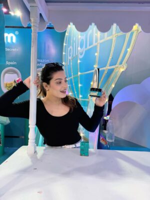 Aisha Siddiqui Instagram - Glow naturally with Pilgrim – where beauty meets tradition. 😍

Thanks @discover.pilgrim for keeping me flawless
Available on @flipkart @flipkartlifestyle
#glamup2025 #FlipkartGlamUpSale #TrendItFlipkartIt #pilgrim