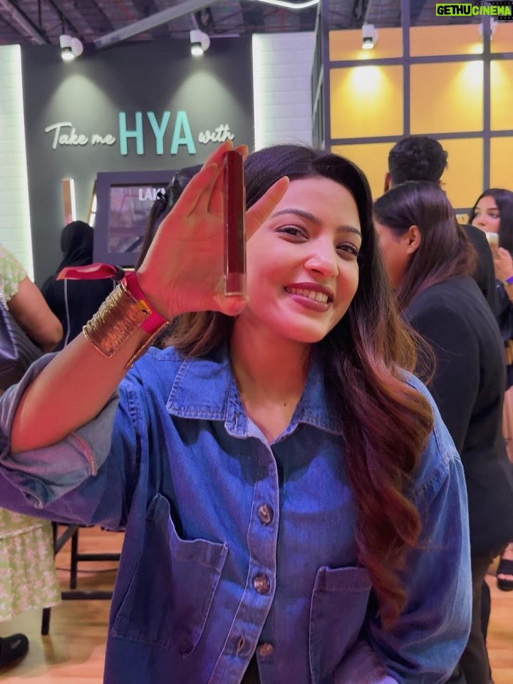 Aisha Siddiqui - 493 Likes - When confidence meets radiance, it’s #LakméGlow all the way! 🌟 Loving how Lakmé’s beauty products not only enhance my skin but also empower my every look 💄

Thanks @lakmeindia for keeping me flawless
Available on @flipkart @flipkartlifestyle
#glamup2025 #FlipkartGlamUpSale #TrendItFlipkartIt #Lakme