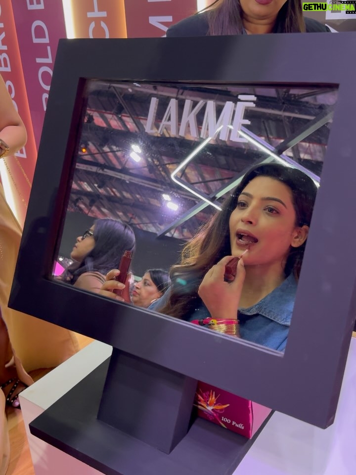 Aisha Siddiqui - 595 Likes - Confidence starts with the perfect shade 💋
Thanks @lakmeindia for keeping me flawless
Available on @flipkart @flipkartlifestyle
#glamup2025 #FlipkartGlamUpSale #TrendItFlipkartIt #Lakme 
#flipkartglamup2025