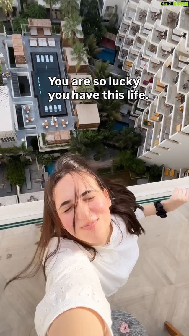 Aiza Khan - 52.3K Likes - 