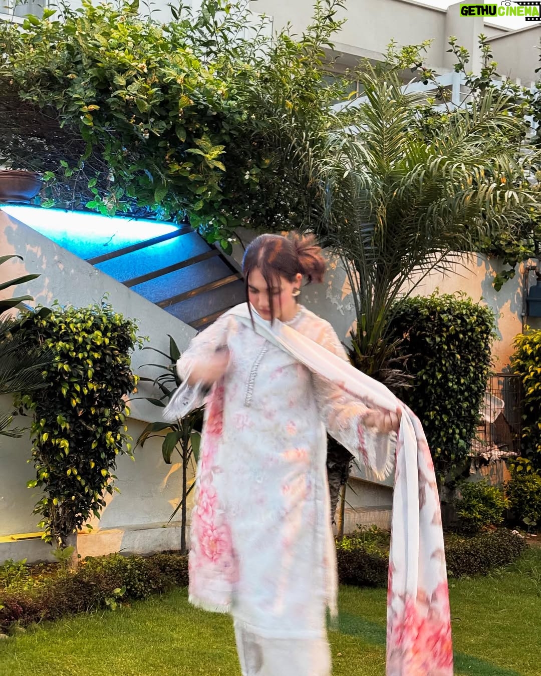 Aiza Khan - 51.1K Likes - 