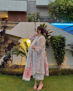 Aiza Khan Instagram - 
