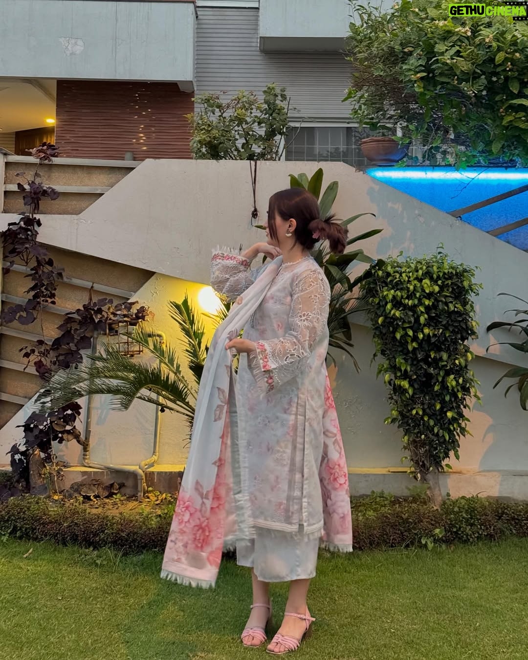 Aiza Khan - 51.1K Likes - 