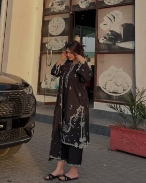 Aiza Khan Instagram - عید سعید 🖤