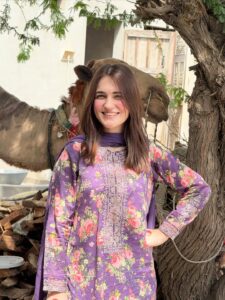 Actress Aiza Khan HD Photos and Wallpapers July 2025