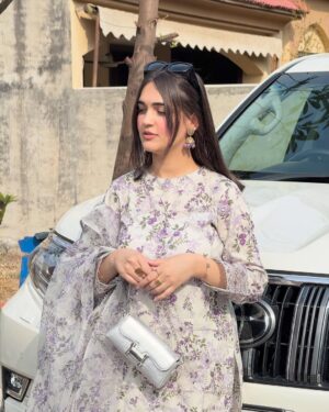 Aiza Khan Instagram - 