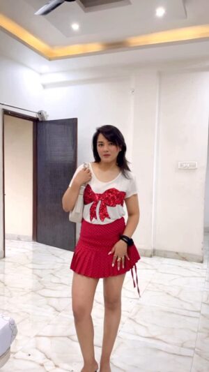 Akanksha Dhalani Instagram - GRWM
Outfit link 🔗Comment LINK/Dm the reel
.
.
.
.
.
.
#outfitoftheday#outfitideas4you#fitcheck#grwm#styleinspo#pinterestoutfit#pinterestfashion#ootd#grwm#grwmoutfit#skort#finditstyleit#trendingfashion#trendingreels❤️#viral#viraloutfit#foryou#fyp#explore