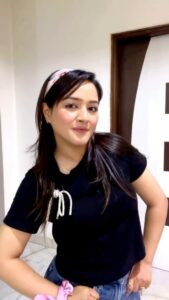 Actress Akanksha Dhalani HD Photos and Wallpapers July 2025