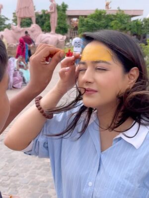 Akanksha Dhalani Instagram - काल भी उसका क्या बिगाड़े ?
||जो भक्त हो महाकाल का||🔱🙏🏻