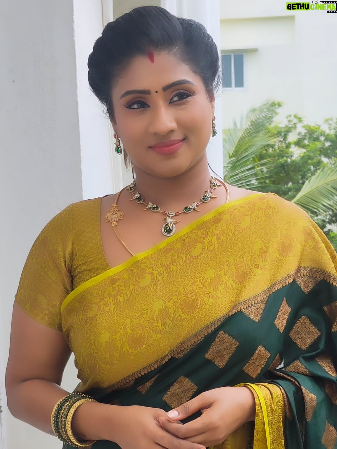Akila Krishnan - 226 Likes - Your love feels like a deep breath of fresh air.💛💚🫰

Jewellery @ammane_bridal_collections 

#meta #instagramreels #instadaily #instagood #love #instamood