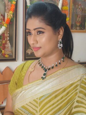 Akila Krishnan Instagram - Leave a little sparkle where ever you go🫰💚💛
#jewellery #jewelry #fashion #earrings #necklace #handmade #gold #jewellerydesign #silver #accessories #jewels #jewelrydesigner #handmadejewelry #ring #love #rings #style #jewelryaddict #diamond #bridaljewellery #bracelet #wedding #indianjewellery #diamonds #jewelrydesign #jewellerylover #onlineshopping #smallbusiness #bangles #weddingjewelleryset
