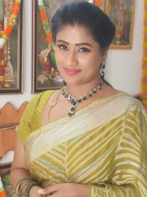 Akila Krishnan Instagram - Leave a little sparkle where ever you go🫰💚💛
#jewellery #jewelry #fashion #earrings #necklace #handmade #gold #jewellerydesign #silver #accessories #jewels #jewelrydesigner #handmadejewelry #ring #love #rings #style #jewelryaddict #diamond #bridaljewellery #bracelet #wedding #indianjewellery #diamonds #jewelrydesign #jewellerylover #onlineshopping #smallbusiness #bangles #weddingjewelleryset