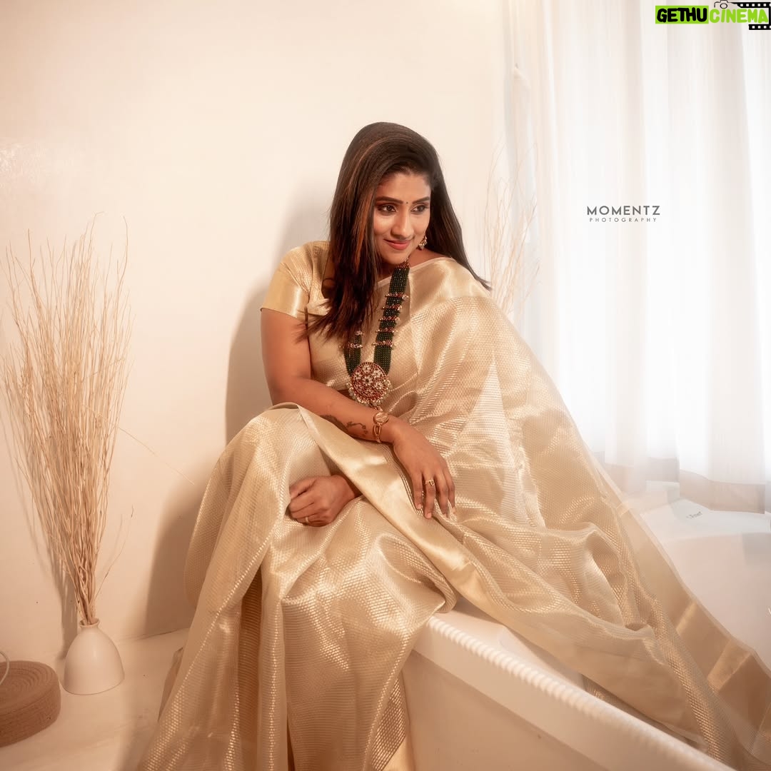 Akila Krishnan - 362 Likes - ❤️Style is a way to say who you are without speaking.❤️.....

Saree @v2trendz 
Designer @jes__boutique__ 
Jewellery @mint_more2024 
📸 @momentzstudio 
Mua @theprincessmakeoverartistry 

#insta #reelkarofeelkaro #video #reelsindia #likeforlikes #reelsviral #instalike #photooftheday #foryoupage #beautiful #art #motivation #exploremore #style #post #repost #funny #beauty #likesforlike #bollywood #model #makeup #likes #viralpost #travel #youtube #k #nature #life #wedding