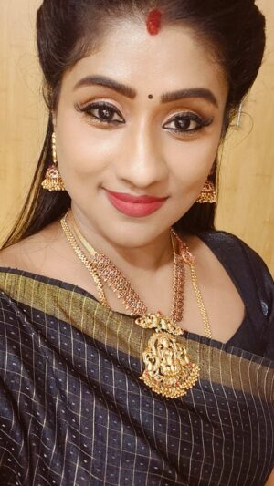 Akila Krishnan Instagram - 🫰Jewelry has the power to be the one little thing that makes you feel unique🫰
Jewellery @house_of_charvi
#jewellery #jewelry #fashion #earrings #necklace #handmade #gold #jewellerydesign #silver #accessories #jewels #jewelrydesigner #handmadejewelry #ring #love #rings #style #jewelryaddict #diamond #bridaljewellery #bracelet #wedding #indianjewellery #diamonds #jewelrydesign #jewellerylover #onlineshopping #smallbusiness #bangles #weddingjewellerytrends