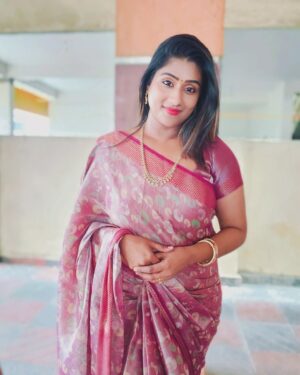 Akila Krishnan Instagram - It is not enough to win a war; it is more important to organize the peace.
Swipe 🔙
Blouse @papilioforyou