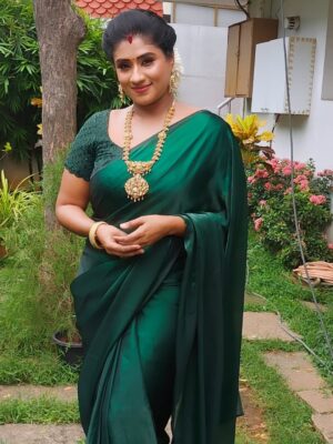 Akila Krishnan Instagram - Self-love has very little to do with how you feel about your outer self. It’s about accepting all of yourself.🥰🫰
Saree & blouse @vibha_boutique_nkl
Jewellery @magna_jewels
#growth #motivation #love #mindset #success #growthmindset #selflove #business #inspiration #healing #entrepreneur #goals #life #selfcare #mentalhealth #positivity #fitness #quotes #leadership #happiness #positivevibes #change #health #gratitude #personaldevelopment #explorepage #lifestyle #mindfulness #instagram #instagood