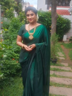 Akila Krishnan Instagram - Self-love has very little to do with how you feel about your outer self. It’s about accepting all of yourself.🥰🫰
Saree & blouse @vibha_boutique_nkl
Jewellery @magna_jewels
#growth #motivation #love #mindset #success #growthmindset #selflove #business #inspiration #healing #entrepreneur #goals #life #selfcare #mentalhealth #positivity #fitness #quotes #leadership #happiness #positivevibes #change #health #gratitude #personaldevelopment #explorepage #lifestyle #mindfulness #instagram #instagood