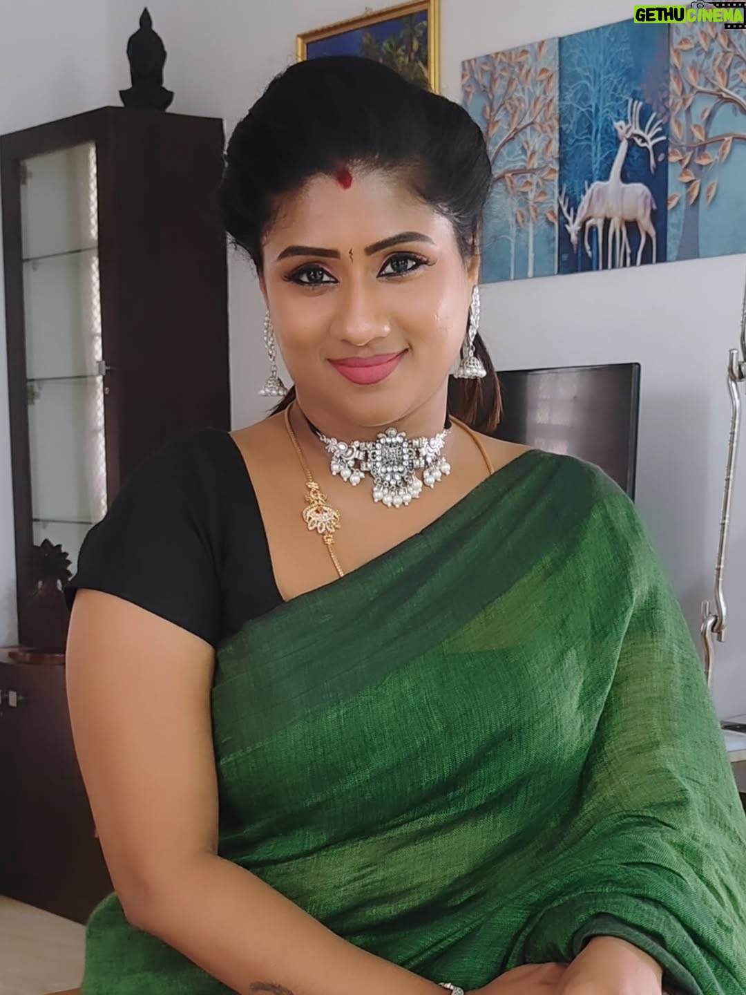 Akila Krishnan - 1.5K Likes - Swipe 🔙 

Peace is the result of retraining your mind to process life as it is, rather than as you think it should be❤️🫰

#growth #motivation #love #mindset #success #growthmindset #selflove #business #inspiration #healing #entrepreneur #goals #life #selfcare #mentalhealth #positivity #fitness #quotes #leadership #happiness #positivevibes #change #health #gratitude #personaldevelopment #explorepage #lifestyle #mindfulness #instagram #instagood
