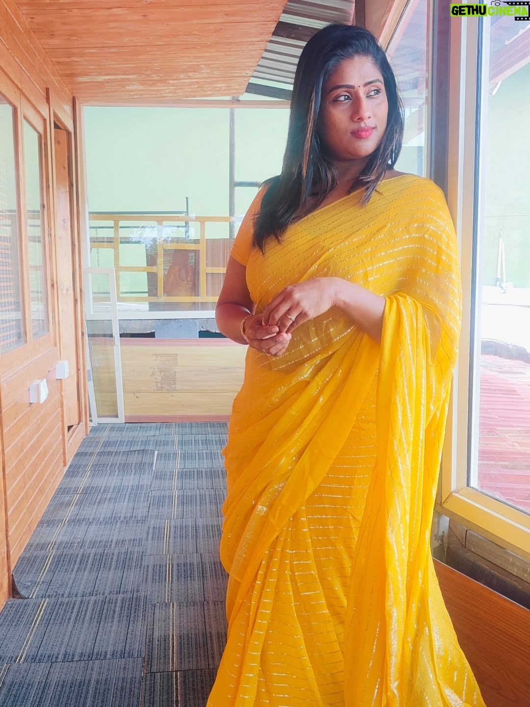 Akila Krishnan - 422 Likes - How lovely yellow is! It stands for the sun.💛

Saree @meenakshi_sarees_chennai 
Blouse @papilioforyou