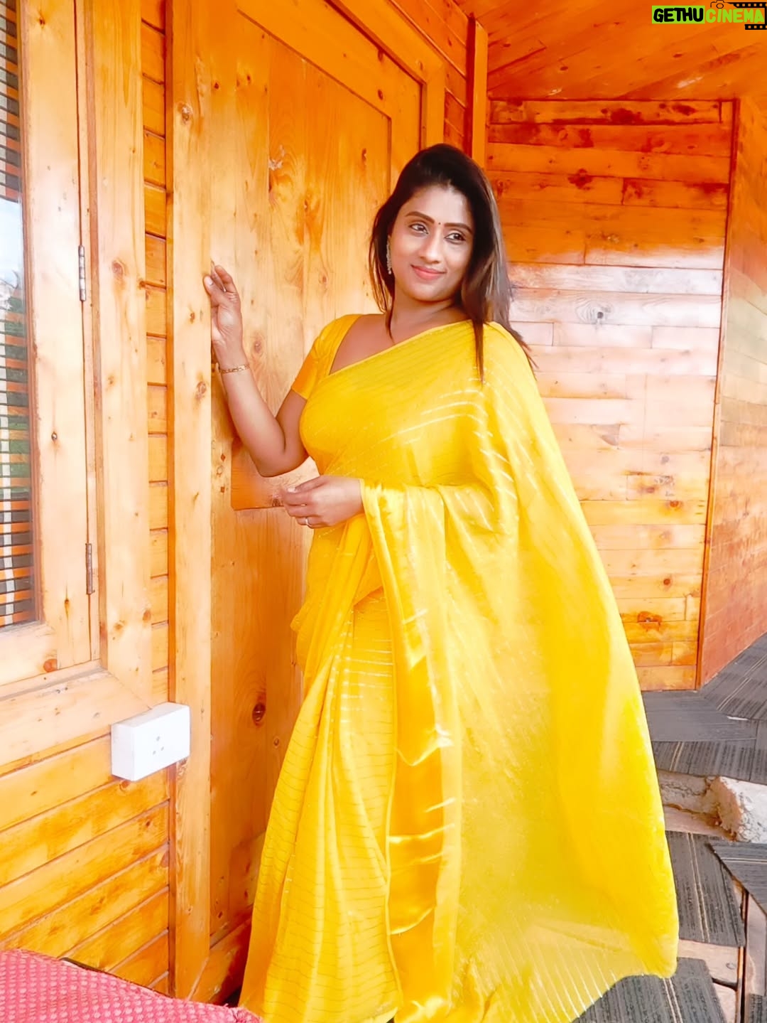 Akila Krishnan - 422 Likes - How lovely yellow is! It stands for the sun.💛

Saree @meenakshi_sarees_chennai 
Blouse @papilioforyou