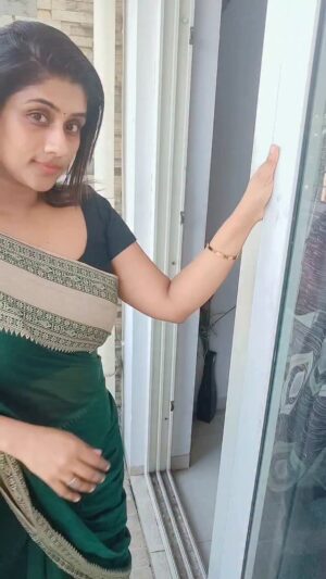 Akila Krishnan Instagram - In a world of trends, I choose tradition. Saree, my eternal love. #saree #traditionalwear #fashion
Saree @roxyma_onlinesale