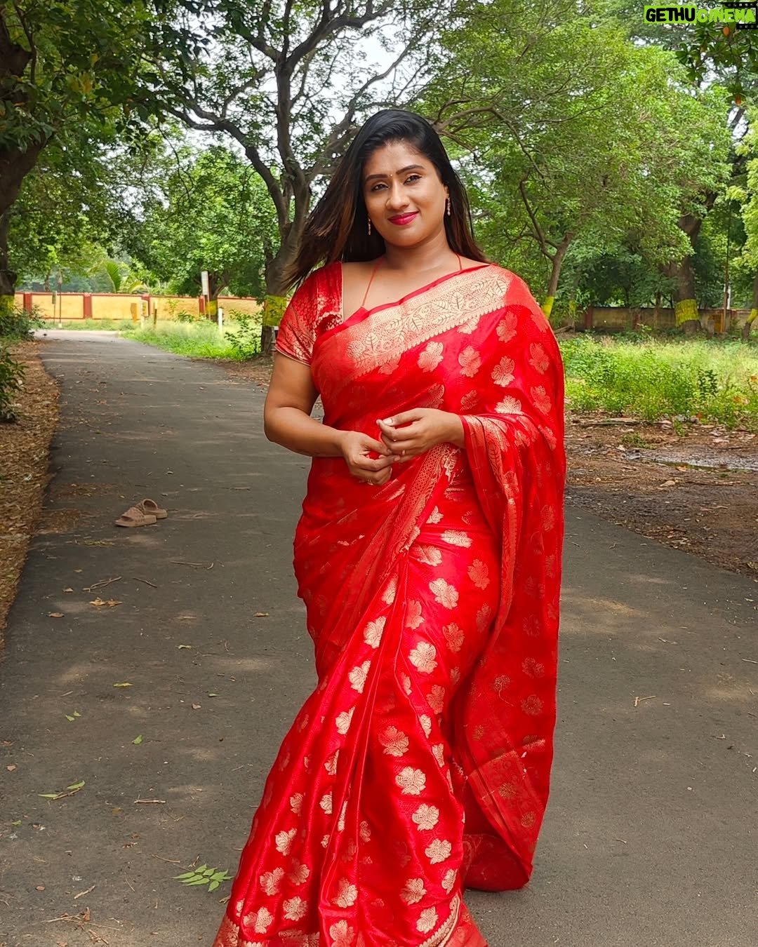 Akila Krishnan - 234 Likes - Take the time to enjoy the little things, for one day you may look back and realize they were the big things🫰

 Blouse @papilioforyou

Swipe🔙❤️

#trending #viral #instagram #explorepage #explore #instagood #love #reels #fashion #fyp #trend #follow #like #photography #trendingreels #india #instadaily #tiktok #foryou #followforfollowback #likeforlikes #trendingnow #reelsinstagram #memes #style #photooftheday #viralpost #music #viralvideos #instalike