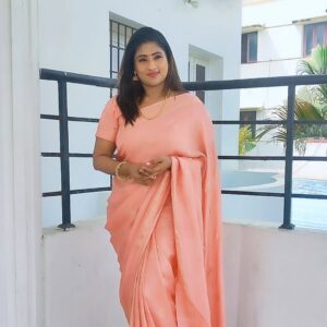 Akila Krishnan Instagram - Saree love never goes out of style🫰❤️
Saree @niyaboutique_nisha
Blouse @vibha_boutique_nkl
Jewel @gold_copy1486
#saree #sareelove #fashion #sareefashion #sarees #sareelovers #onlineshopping #indianwear #sareedraping #silksarees #sareeblouse #sareesofinstagram #ethnicwear #sareelover #sareeindia #traditional #handloom #trending #indianwedding #sareecollection #sareestyle #wedding #silk #lehenga #silksaree #india #love #indianfashion #kurti #instagramtags