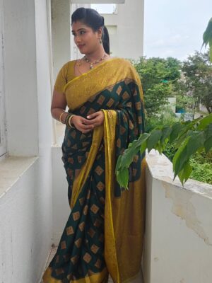 Akila Krishnan Instagram - Happy onam to everyone 🫰💛💚...
Blouse designed by @ruby_s_boutique
#metalhead #metauniverse #meta #sareeblouse #sareefashion #sareeindia #boutiqueshopping #onam2025🏵️🌼 #festainfantil #love #metaai #instagood