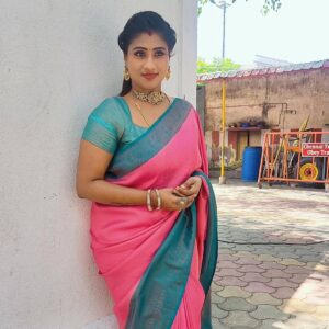Akila Krishnan Instagram - Wearing my roots, one pleat at a time💜
Saree @brio_fashions
Jewel @gold_copy1486