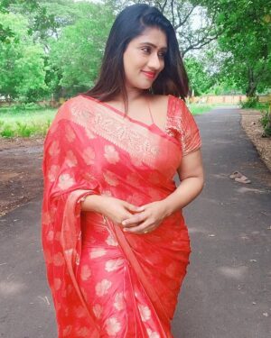 Akila Krishnan Instagram - Take the time to enjoy the little things, for one day you may look back and realize they were the big things🫰
Blouse @papilioforyou
Swipe🔙❤️
#trending #viral #instagram #explorepage #explore #instagood #love #reels #fashion #fyp #trend #follow #like #photography #trendingreels #india #instadaily #tiktok #foryou #followforfollowback #likeforlikes #trendingnow #reelsinstagram #memes #style #photooftheday #viralpost #music #viralvideos #instalike