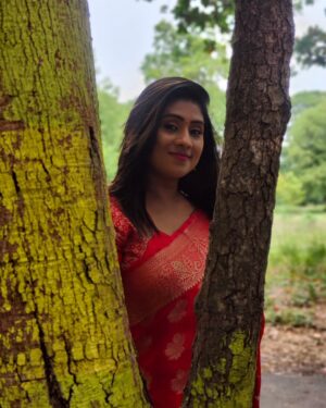 Akila Krishnan Instagram - Take the time to enjoy the little things, for one day you may look back and realize they were the big things🫰
Blouse @papilioforyou
Swipe🔙❤️
#trending #viral #instagram #explorepage #explore #instagood #love #reels #fashion #fyp #trend #follow #like #photography #trendingreels #india #instadaily #tiktok #foryou #followforfollowback #likeforlikes #trendingnow #reelsinstagram #memes #style #photooftheday #viralpost #music #viralvideos #instalike