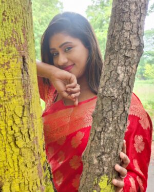 Akila Krishnan Instagram - Take the time to enjoy the little things, for one day you may look back and realize they were the big things🫰
Blouse @papilioforyou
Swipe🔙❤️
#trending #viral #instagram #explorepage #explore #instagood #love #reels #fashion #fyp #trend #follow #like #photography #trendingreels #india #instadaily #tiktok #foryou #followforfollowback #likeforlikes #trendingnow #reelsinstagram #memes #style #photooftheday #viralpost #music #viralvideos #instalike