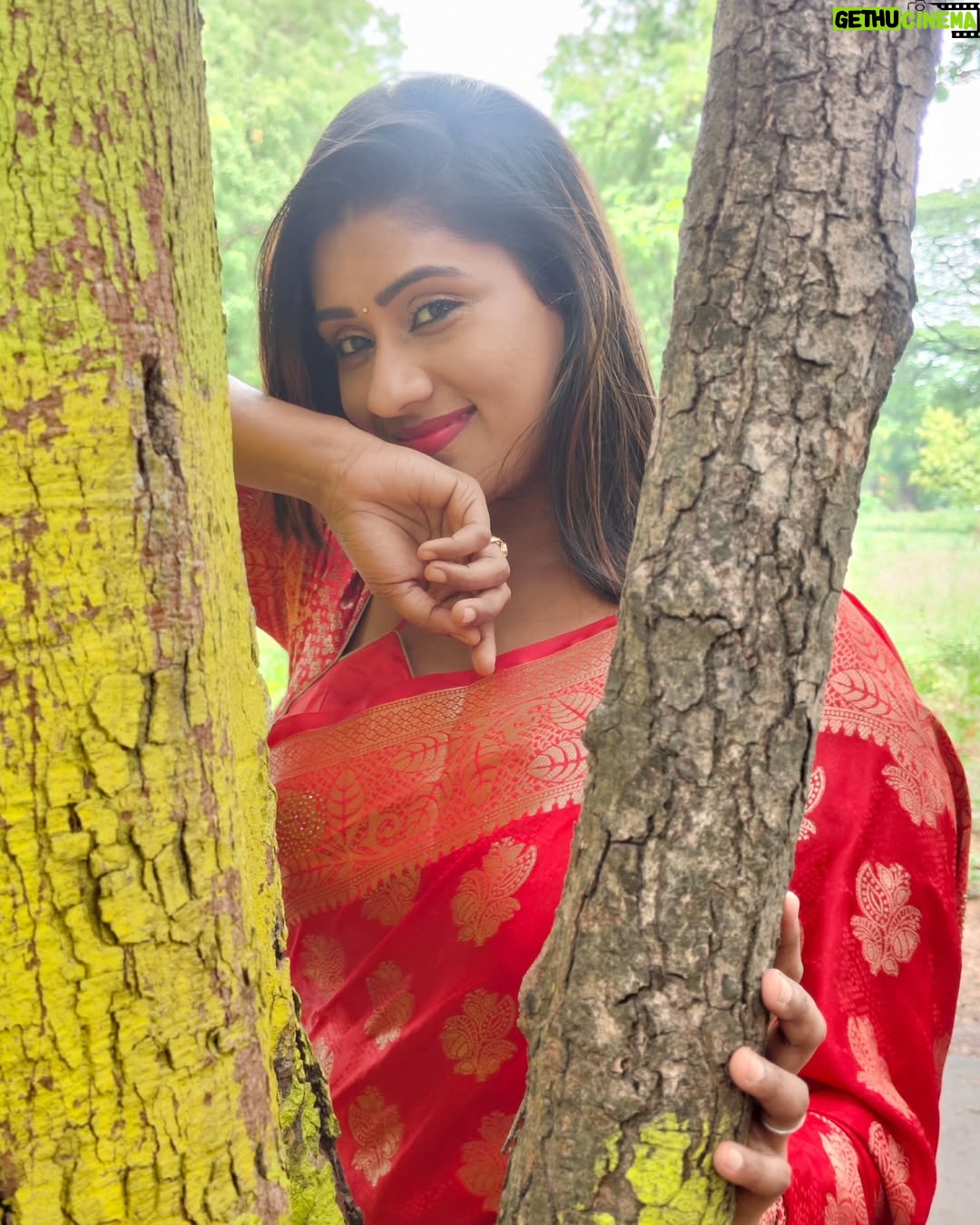 Akila Krishnan - 234 Likes - Take the time to enjoy the little things, for one day you may look back and realize they were the big things🫰

 Blouse @papilioforyou

Swipe🔙❤️

#trending #viral #instagram #explorepage #explore #instagood #love #reels #fashion #fyp #trend #follow #like #photography #trendingreels #india #instadaily #tiktok #foryou #followforfollowback #likeforlikes #trendingnow #reelsinstagram #memes #style #photooftheday #viralpost #music #viralvideos #instalike