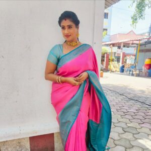 Akila Krishnan Instagram - Wearing my roots, one pleat at a time💜
Saree @brio_fashions
Jewel @gold_copy1486