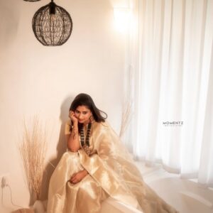 Akila Krishnan Instagram - ❤️Style is a way to say who you are without speaking.❤️.....
Saree @v2trendz
Designer @jes__boutique__
Jewellery @mint_more2024
📸 @momentzstudio
Mua @theprincessmakeoverartistry
#insta #reelkarofeelkaro #video #reelsindia #likeforlikes #reelsviral #instalike #photooftheday #foryoupage #beautiful #art #motivation #exploremore #style #post #repost #funny #beauty #likesforlike #bollywood #model #makeup #likes #viralpost #travel #youtube #k #nature #life #wedding