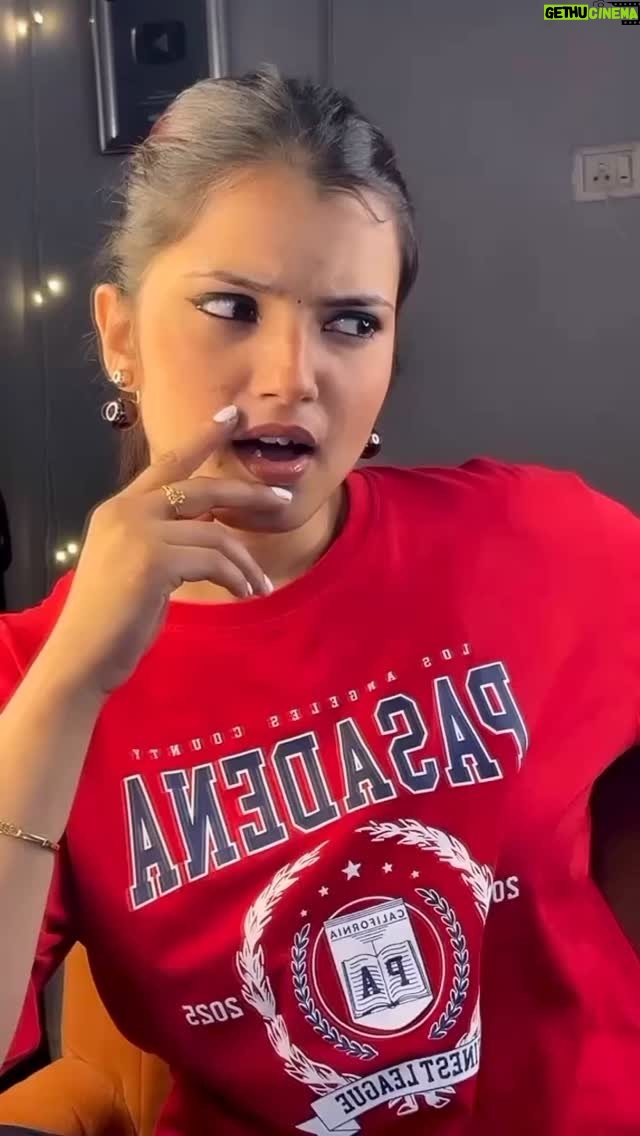 Akshita Dwivedi - 9.5K Likes - Ese kyu 🤣🤣

#akshitadwivedi #india #akshitarmy #acting #act #explore #reels #reelsinstagram #viral #viralreels